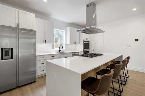 1139 N Madison Avenue, Dallas, TX 75208