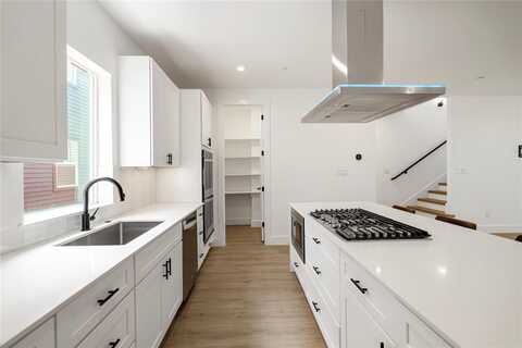 1139 N Madison Avenue, Dallas, TX 75208
