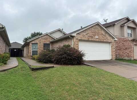 6437 Regina Drive, Fort Worth, TX 76131