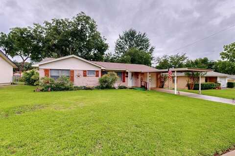 406 W Carolyn Drive, Garland, TX 75041