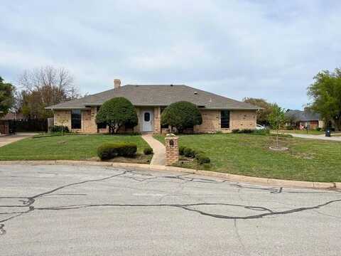2226 Fall River Drive, Arlington, TX 76006