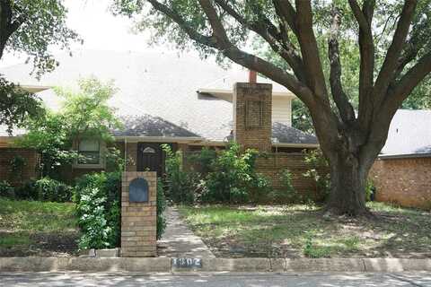 1902 Turf Club Drive, Arlington, TX 76017