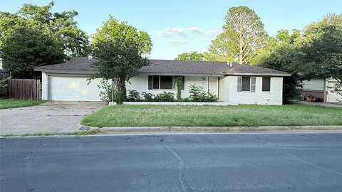 1136 Simpson Drive, Hurst, TX 76053