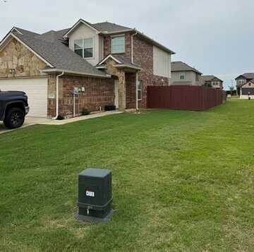 5001-5003 Sanger Circle Drive, Sanger, TX 76266