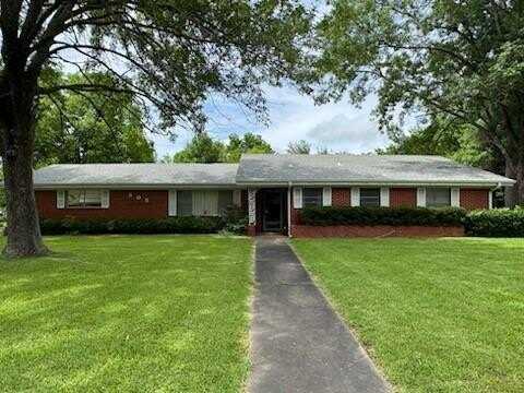 805 W 4th Street, Clarksville, TX 75426