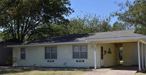 705 N Sewell Drive, Decatur, TX 76234