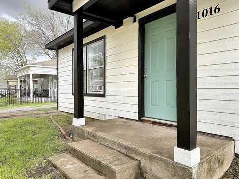 1016 W Crawford Street, Denison, TX 75020