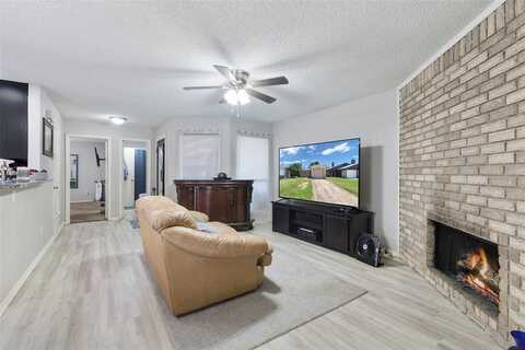 6624 S Creek Drive, Fort Worth, TX 76133