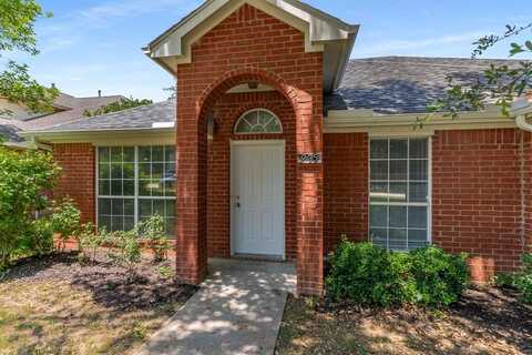 935 Royal Oaks Drive, Lewisville, TX 75067