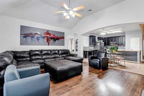 4621 Maple Hill Drive, Fort Worth, TX 76123