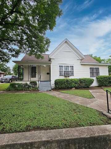 2211 Prairie Avenue, Fort Worth, TX 76164