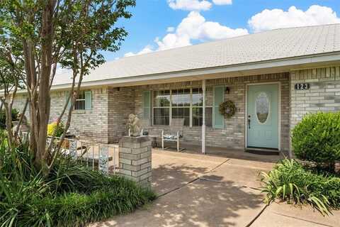 123 Lone Creek Drive, West, TX 76691