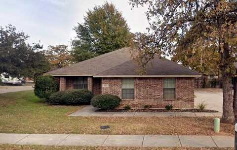 642 Brown Trail, Hurst, TX 76053
