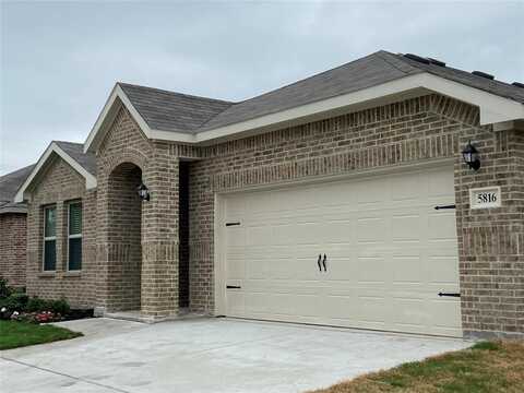 5816 Utopia Drive, Fort Worth, TX 76179