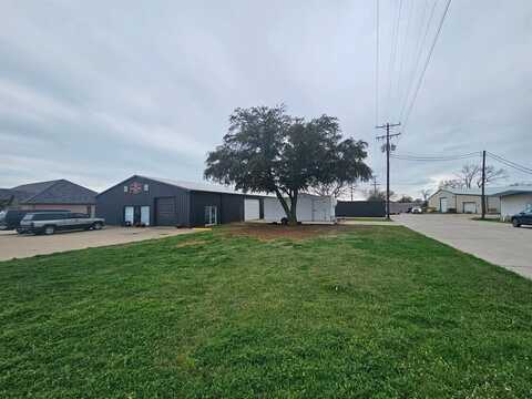 901 Mcdonald Drive E, Pilot Point, TX 76258