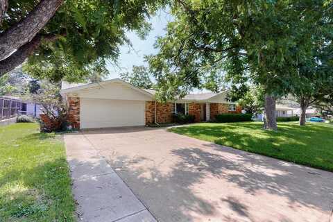 3809 Twilight Drive S, Benbrook, TX 76116