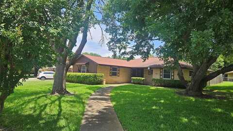 328 Bennett Circle, DeSoto, TX 75115