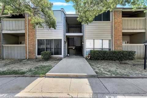 2101 Count Fleet Drive, Arlington, TX 76011