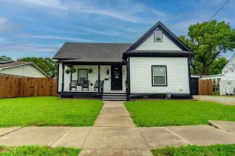 819 Beech Street, Bonham, TX 75418