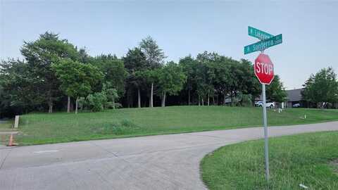 2776 S Lakeview Drive, Cedar Hill, TX 75104