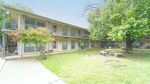 202 E Oak Street, Weatherford, TX 76086