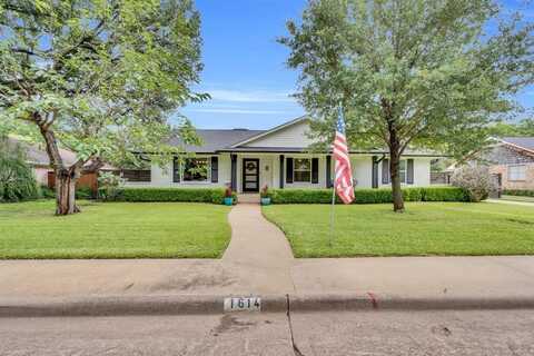 1614 Little Creek Drive, Waxahachie, TX 75165