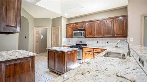 10252 Los Barros Trail, Fort Worth, TX 76177