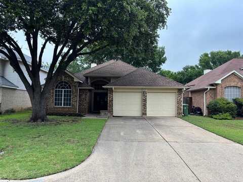 5815 Polo Club Drive, Arlington, TX 76017