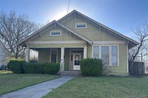 701 S Clements Street, Gainesville, TX 76240