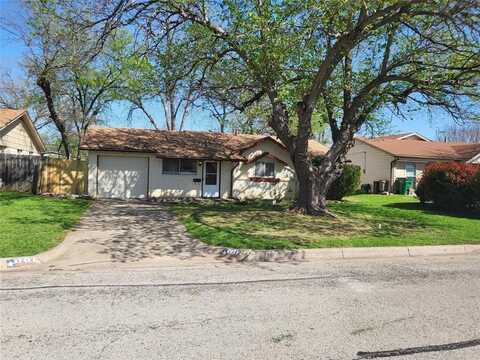 3212 Earle Drive, Haltom City, TX 76117