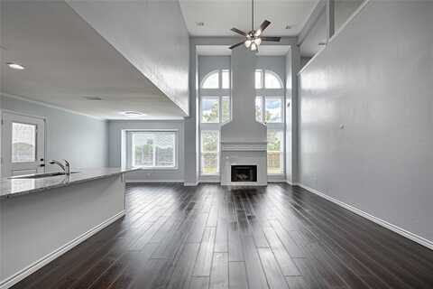 6703 Meadowcrest Drive, Arlington, TX 76002