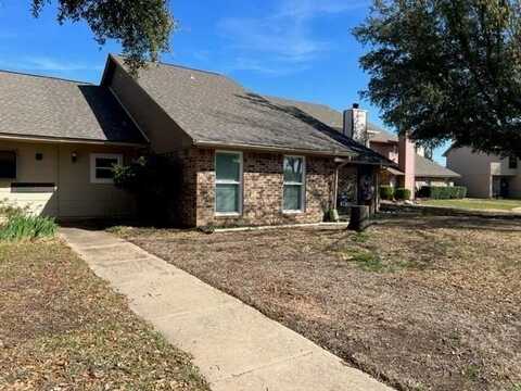 23 Gittiban Place, Pantego, TX 76013