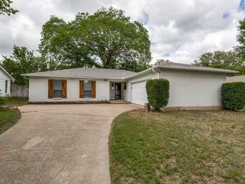 4401 Woodhill Drive, Arlington, TX 76016