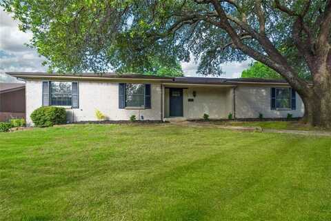 633 NW Chisholm Road, Burleson, TX 76028