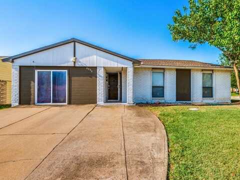 6900 Sandybrook Drive, Fort Worth, TX 76120