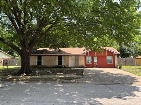 621 Lynnewood Avenue, Burleson, TX 76028