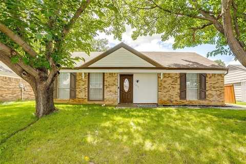 7013 Buttonwood Drive, Fort Worth, TX 76137
