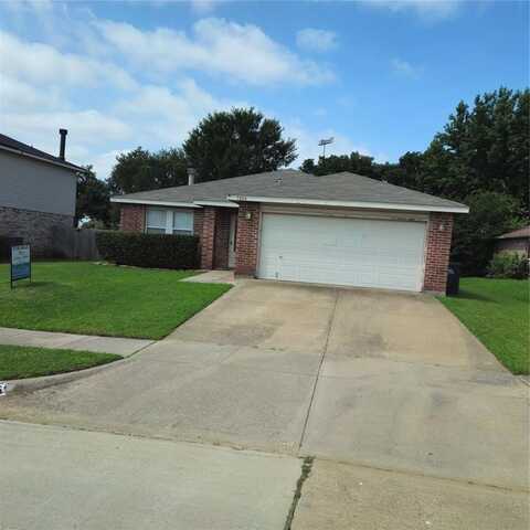 1026 Mazourka Drive, Arlington, TX 76001