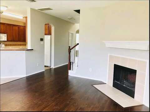 1018 Spanish Moss Drive, Garland, TX 75040