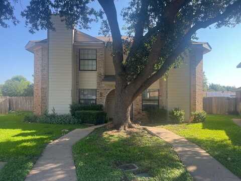 4336 Hulen Circle E, Fort Worth, TX 76133