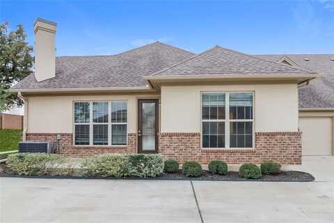 8831 Creek Run Road, Fort Worth, TX 76120