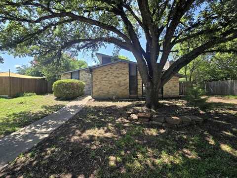 3701 Woodlawn Drive, Grand Prairie, TX 75052