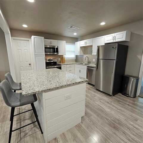 802 Brown Trail, Bedford, TX 76022