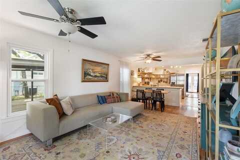1122 Long Avenue, River Oaks, TX 76114