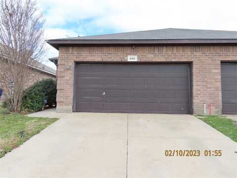 806 Walnut Street, Burleson, TX 76028