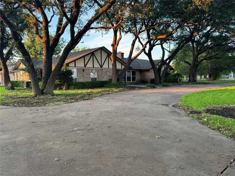 110 Rockett Lane, Pecan Hill, TX 75154