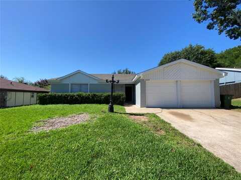 5504 Pineridge Drive, Arlington, TX 76016