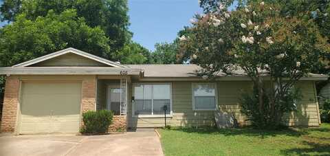 605 N Davis Drive, Arlington, TX 76012
