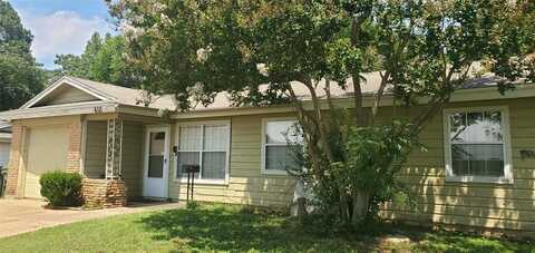 605 N Davis Drive, Arlington, TX 76012