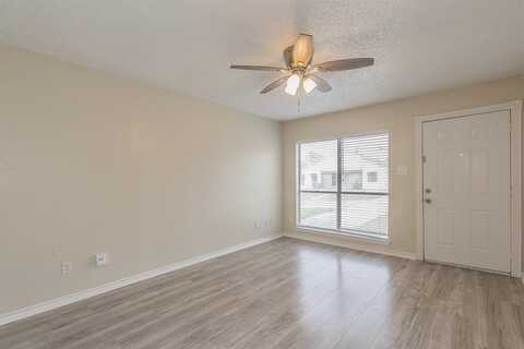 2760 Parkchester Drive, Arlington, TX 76015